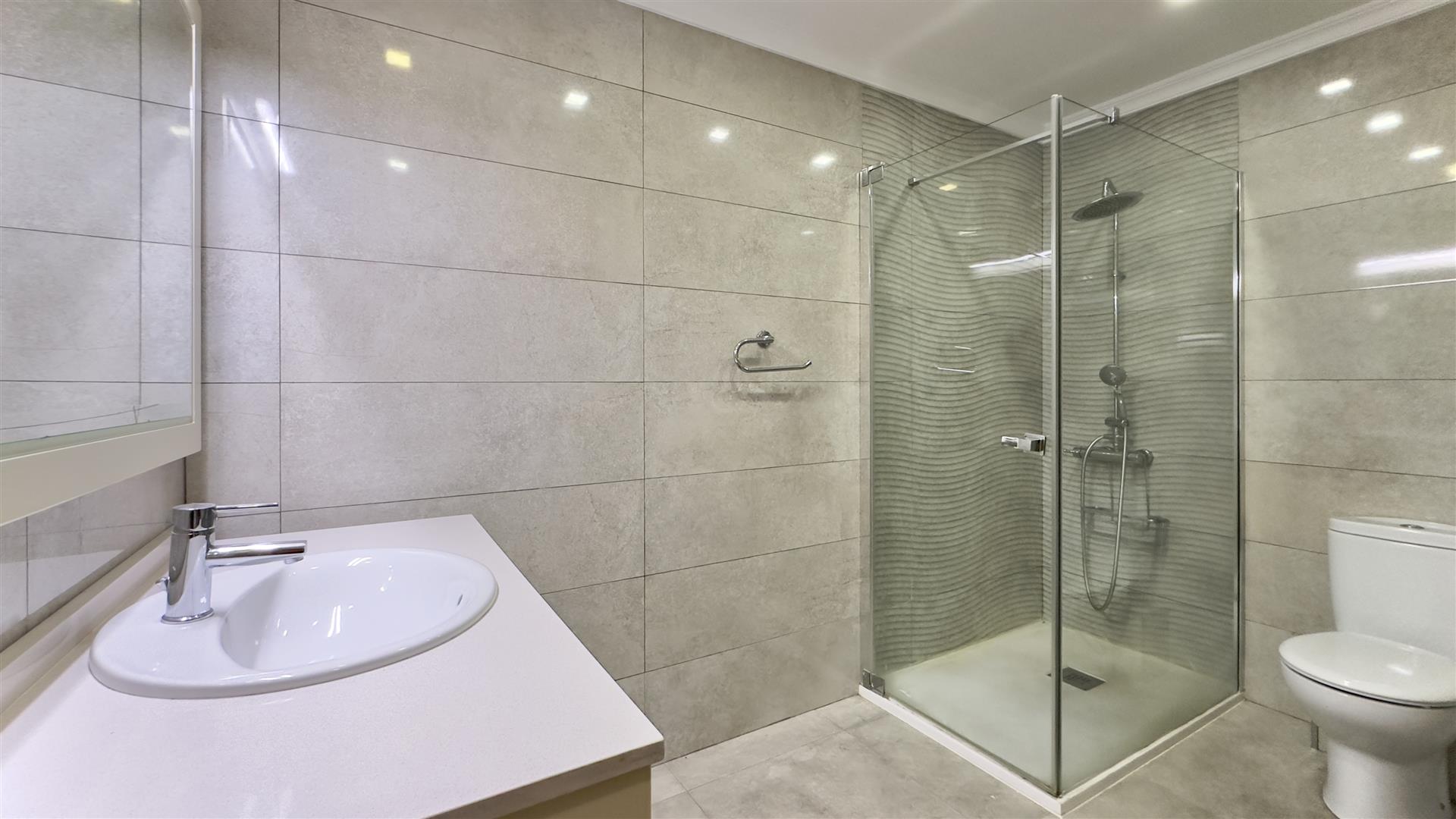 Image of Apartment - 3 Bedrooms - 2 Bathrooms for Sale in Gardiner's View-Gibraltar, Image 5